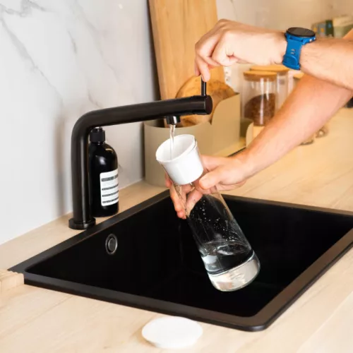 Wessper K1 BOROSILICATE üveg vízszűrő kancsó, 1 literes, Actitex™ szűrővel (WES500-WH)